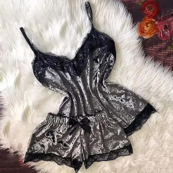 Jesenno-zimný zamatový pyžamový set pre ženy Sexy spodná bielizeň nočné oblečenie roztomilý cami top a šortky Pijama