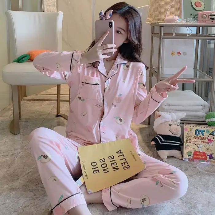 Mesačné oblečenie na dojčenie pre ženy