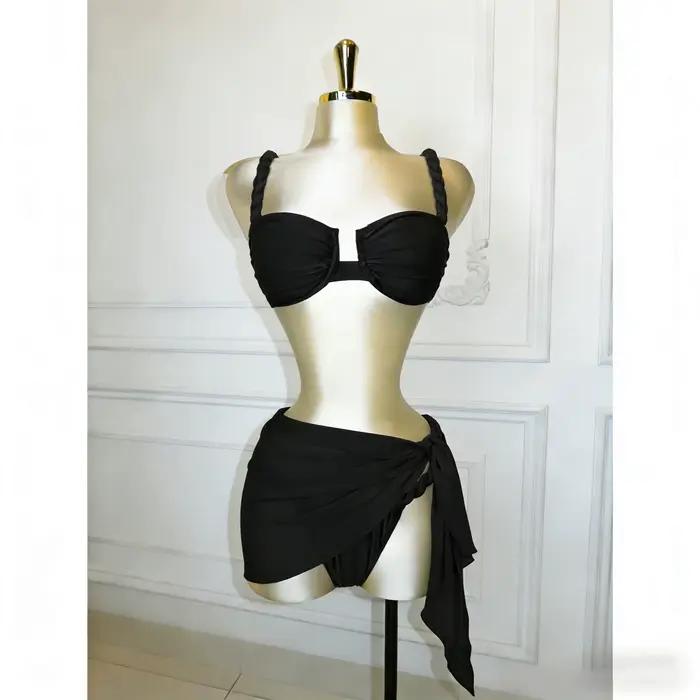 Sexy brazílsky bikini set s vrkočovou sukňou