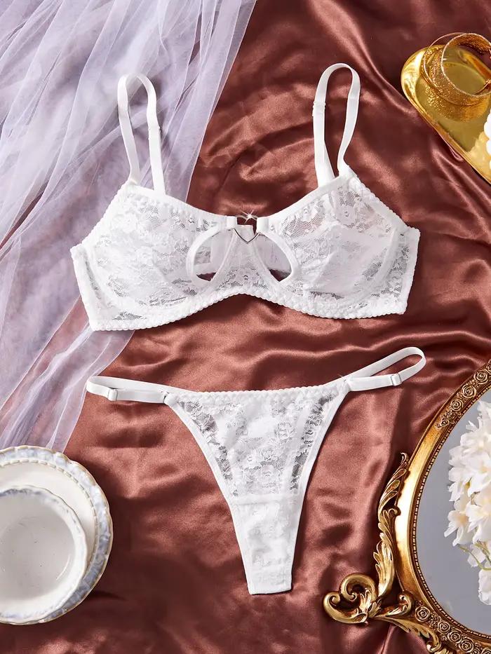 Elegantný set podprsenky a nohavičiek s unikátnou srdcovou sponou