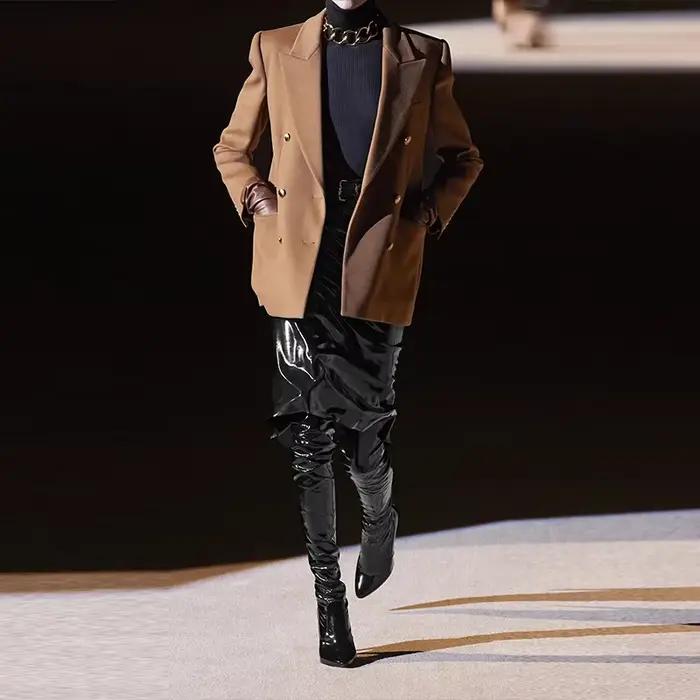 Dámska sukňa Misi z imitácie latexu