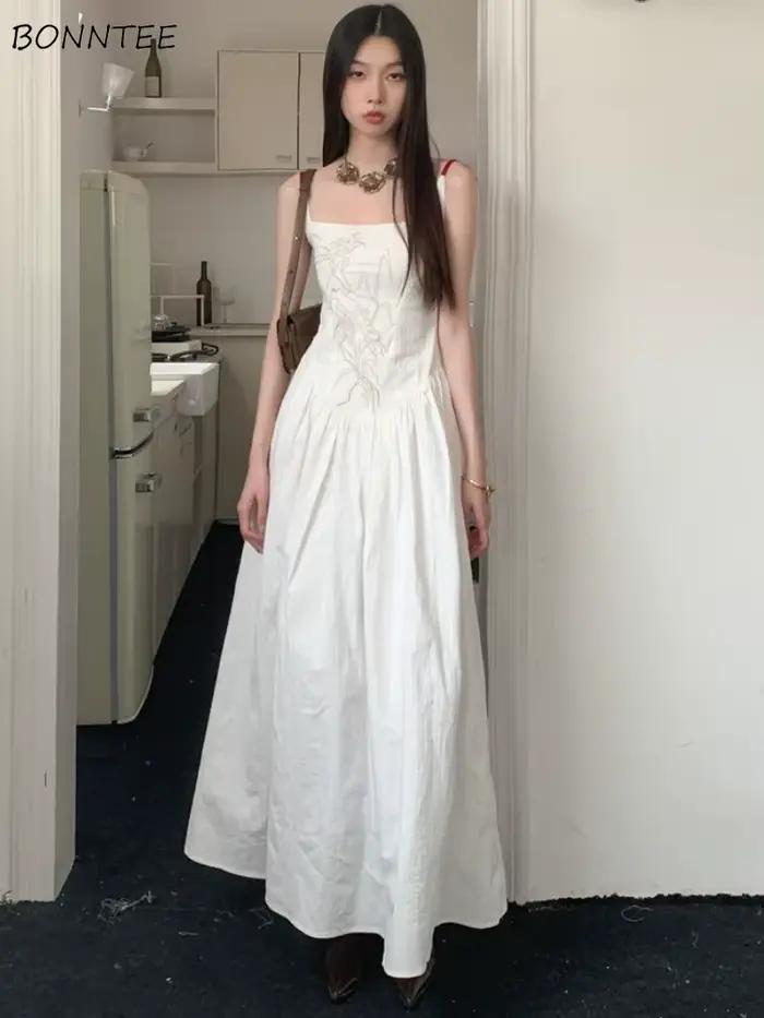 Elegantné vyšívané šaty pre ženy