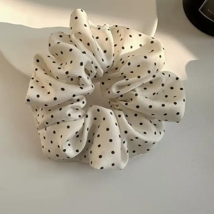 Elegantné gumičky do vlasov pre ženy