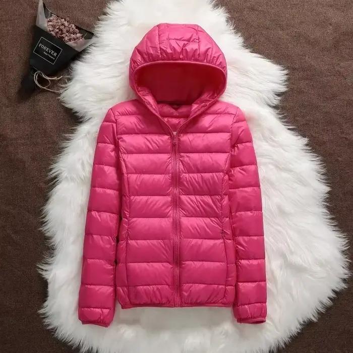 Ľahká prešívaná bunda s kapucňou pre ženy