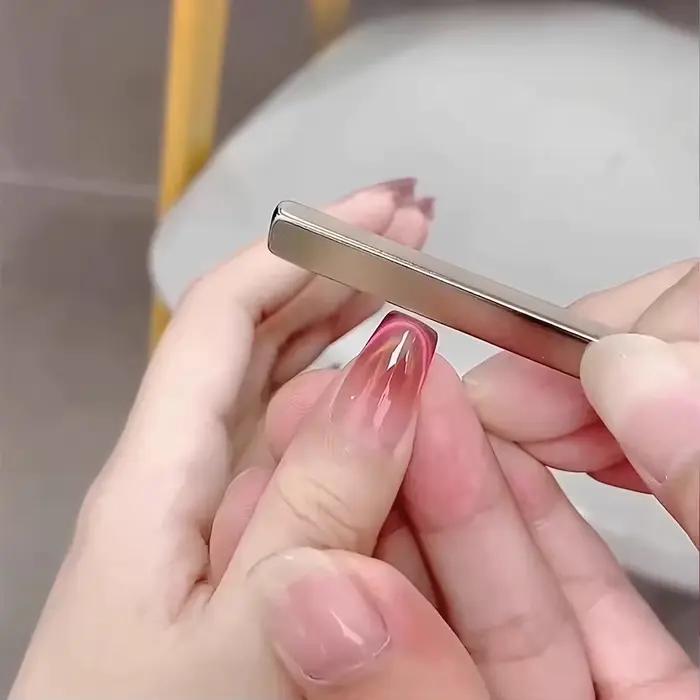 YIKOOLIN Magnetické 3D pero na nechty s mačacím okom
