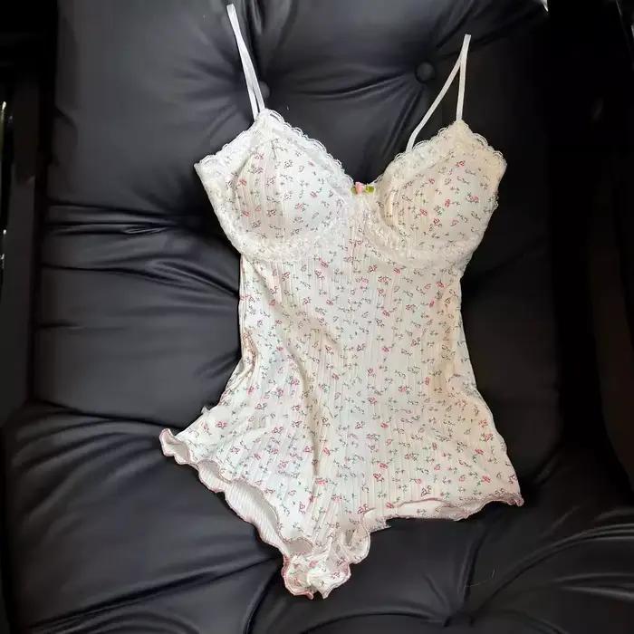 Sexi dámska kombinéza s kvetinovou potlačou
