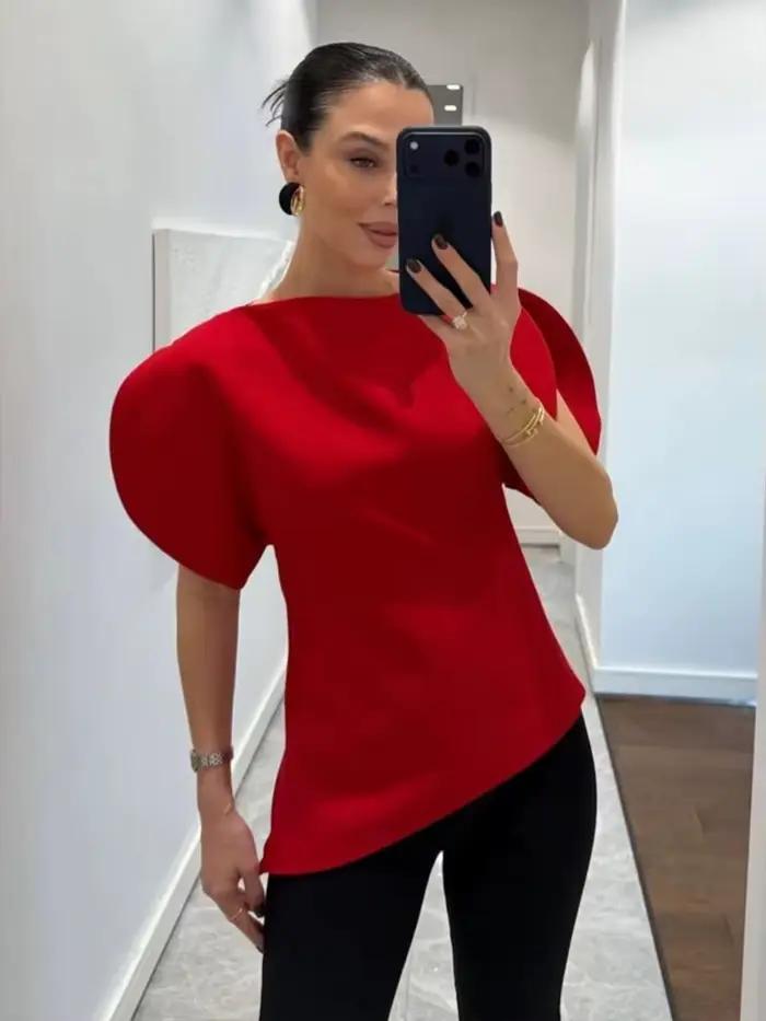Elegantná biela blúzka s nafúknutými rukávmi a asymetrickým lemom pre ženy HH