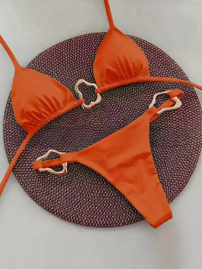 Nové sexy bikiny v jednofarebnom prevedení so šnurovaním a rozparkom