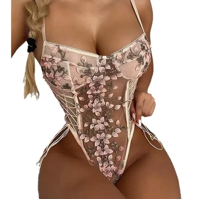 Lingerie féminine élégante en polyester et élasthanne avec broderie florale pour femmes occasions spéciales