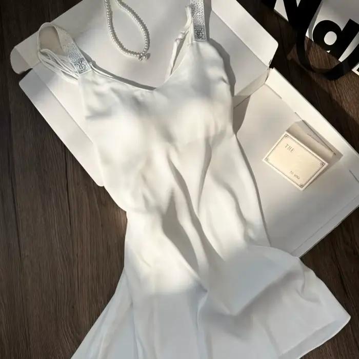 Nouvelle Robe de Nuit en Soie Glacée Avancée, Style Été, Col en V Sexy, Confortable et Douce pour la Peau, Vêtements d'Intérieur
