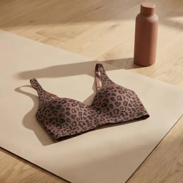 Soutien-gorge léopard sans couture ajusté en polyester pour femmes et jeunes filles avec décolleté en V profond et dos élégant