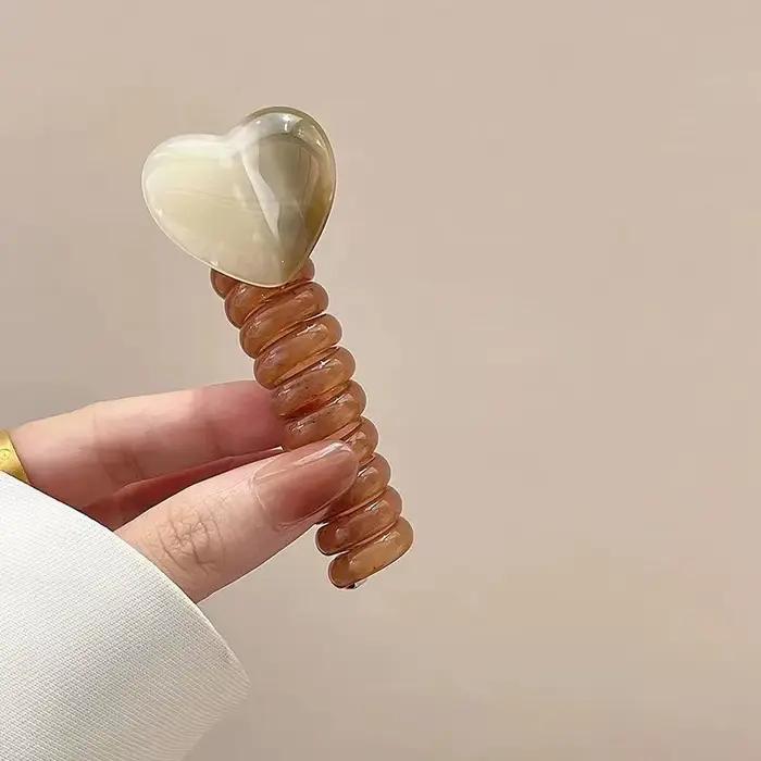 Minimalistický spletený čelenka s bublinami