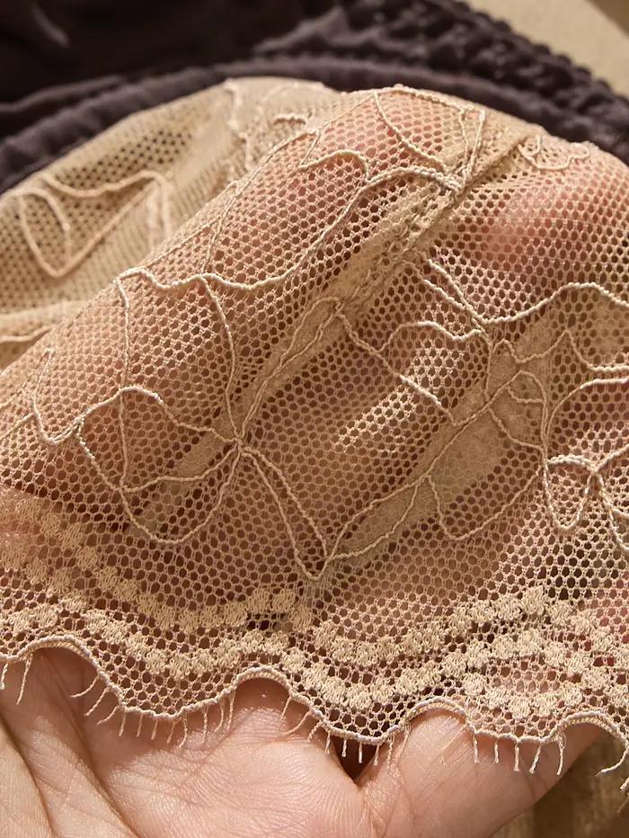 Ensemble de lingerie sexy en dentelle brodée pour femmes, soutien-gorge ultra fin respirant, décoration à boutons, sous-vêtements, soutien-gorge français, ensembles de strings