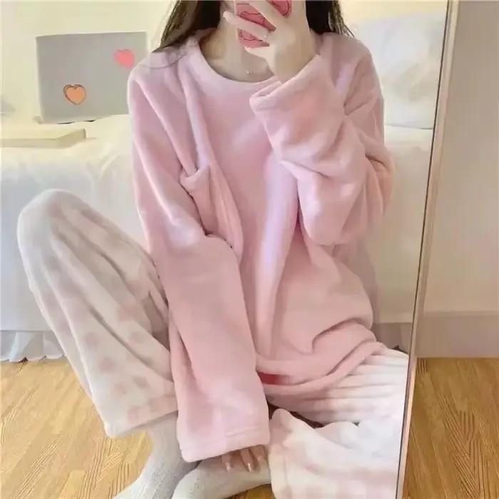 Ensemble de pyjama féminin doux et chaud en polaire pour femmes, haut uni et pantalon à carreaux, tenue d'intérieur pour l'hiver, confort et élégance pour les nuits froides