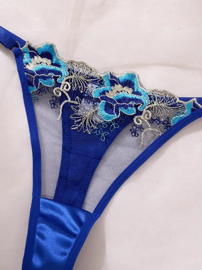 Modrý sexy set spodnej bielizne s kvetinovými motívmi
