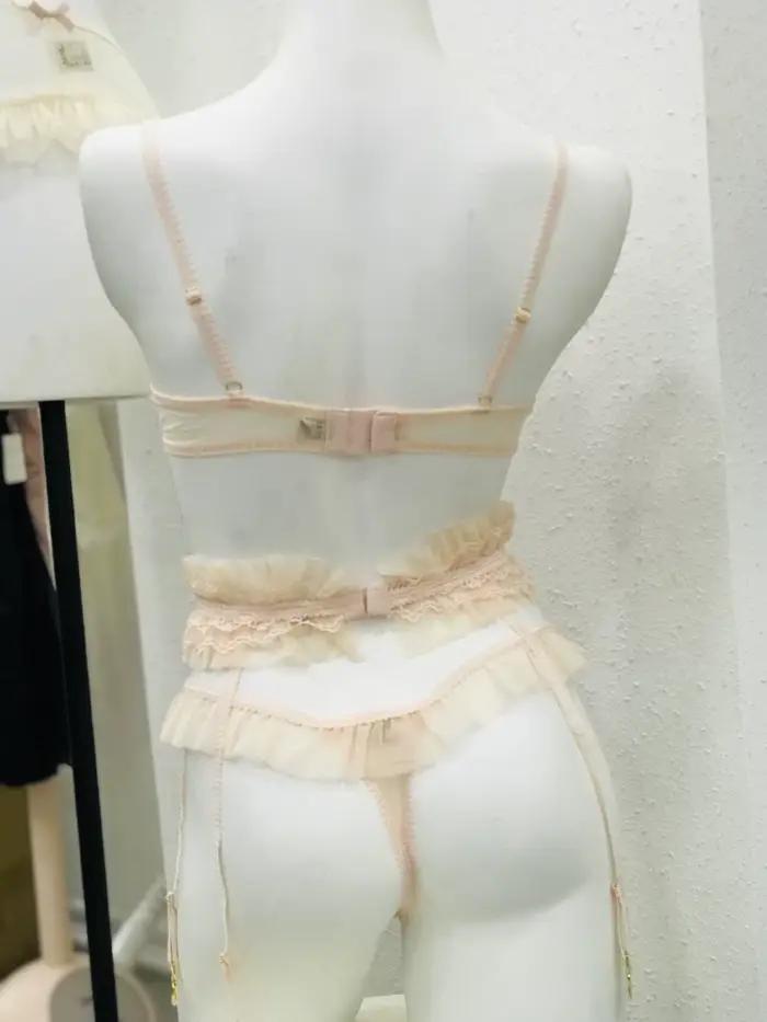 Ensemble de lingerie féminine en dentelle rose et noire avec soutien-gorge push-up et culotte jarretières pour femmes sexy occassions spéciales