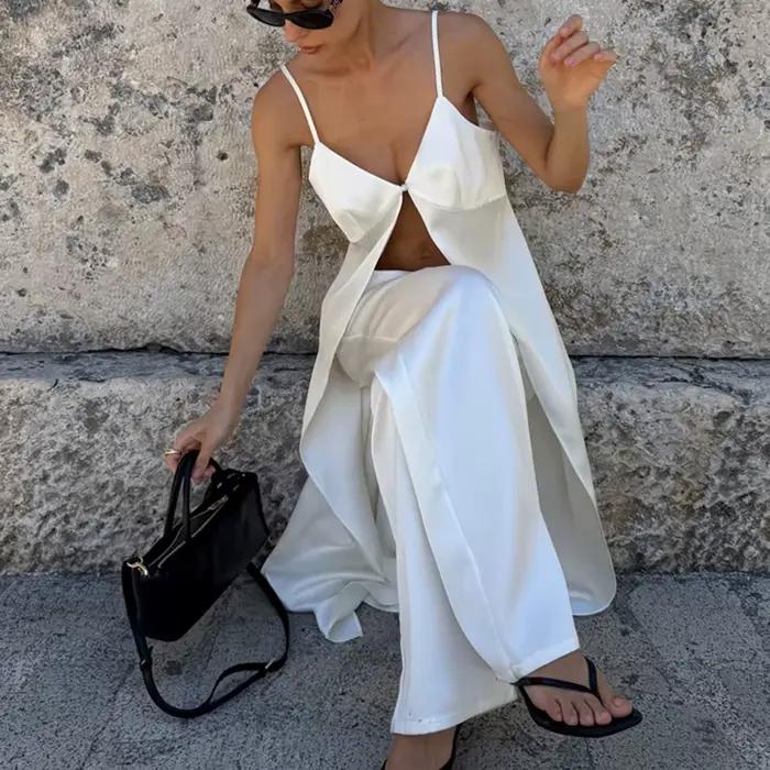 Elegantný dvojdielny set pre ženy: Sexy top s výstrihom do V a rozparkom