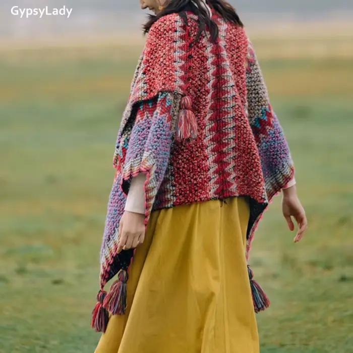 Dámske vintage boho pončo Everaks s kvetinovým vzorom a strapcami