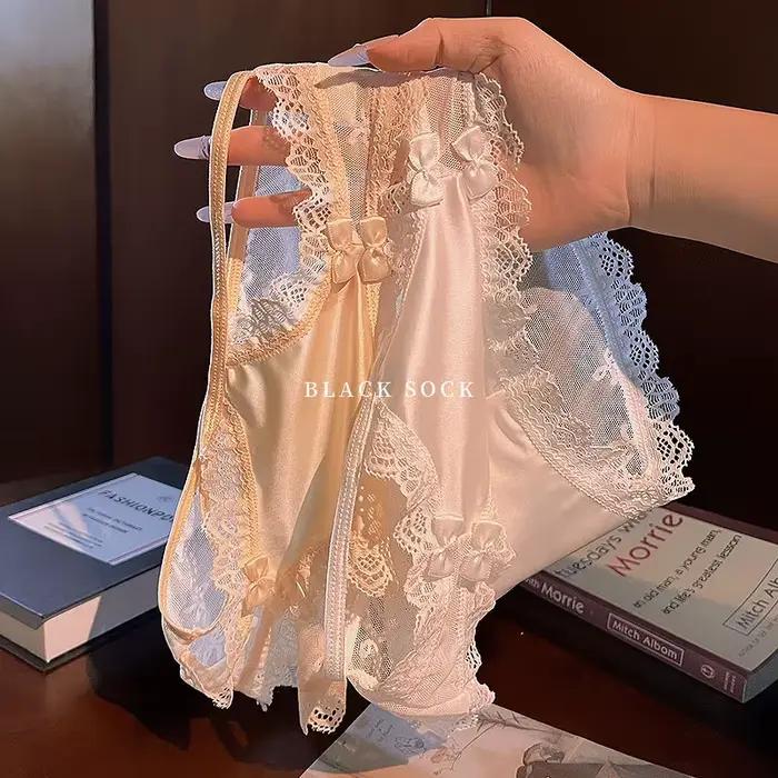Culottes triangulaires de luxe françaises pour femmes - Modèle Lust avec nœud en dentelle semi-transparente et entrejambe en pur coton respirant