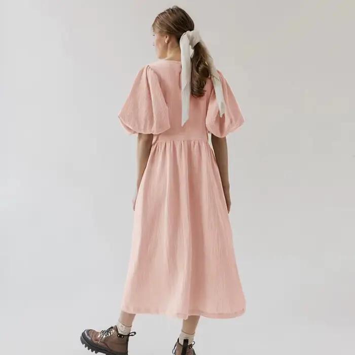 Dlhé vintage šaty s nafúknutými rukávmi pre ženy