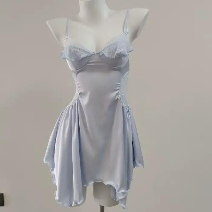 Light Bue chemises de nuit 2025 nouveau pyjama Sexy chemises de nuit pour femmes mince dentelle creuse glace soie plis mince mince bretelles chemise de nuit