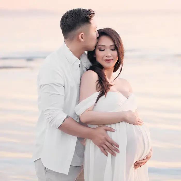 Robe de maternité sexy et club en polyester avec dentelle pour femmes, couleurs corail et blanc, silhouette sirène, pour grossesse, baby shower et photoshoots