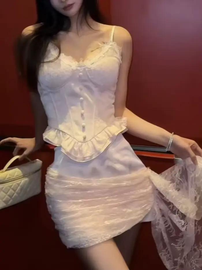 Nový kórejský dvojdielny set v štýle Pure Desire na letný večer: sexy camisole top + elegantná obtiahnutá sukňa 2026