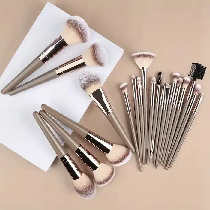 Profesionálna sada 3 až 20 jemných a nadýchaných kefiek na make-up na podkladovú bázu
