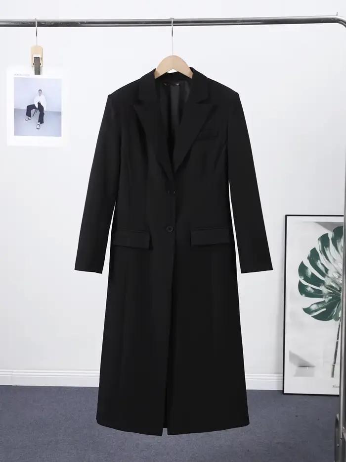 Dlhý čierny blazer pre ženy
