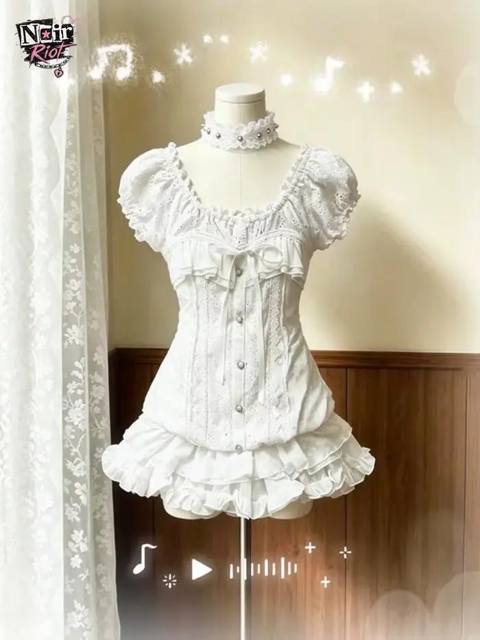 Dvojdielny set Sweet Lolita pre ženy: vypasovaná blúzka s nafúknutými rukávmi a čipkovanými volánmi + roztomilá a ležérna japonská mini-sukňa Kawaii