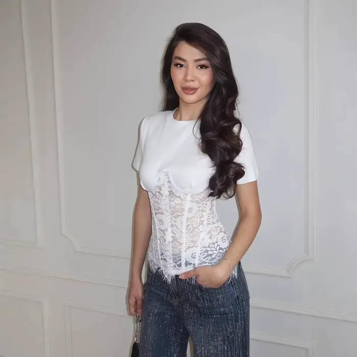 T-shirt corset en dentelle blanche pour femme, manches courtes, col rond, patchwork, haut en maille transparente, élégant, streetwear Y2K, coupe ajustée
