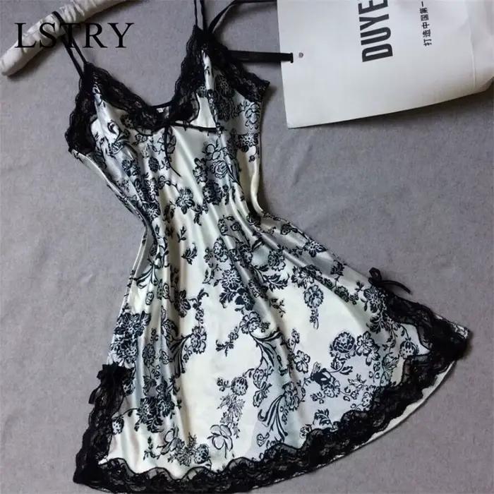 Robe de nuit en soie élégante et sexy avec détails en dentelle pour femmes, idéale pour les occasions spéciales et le confort nocturne