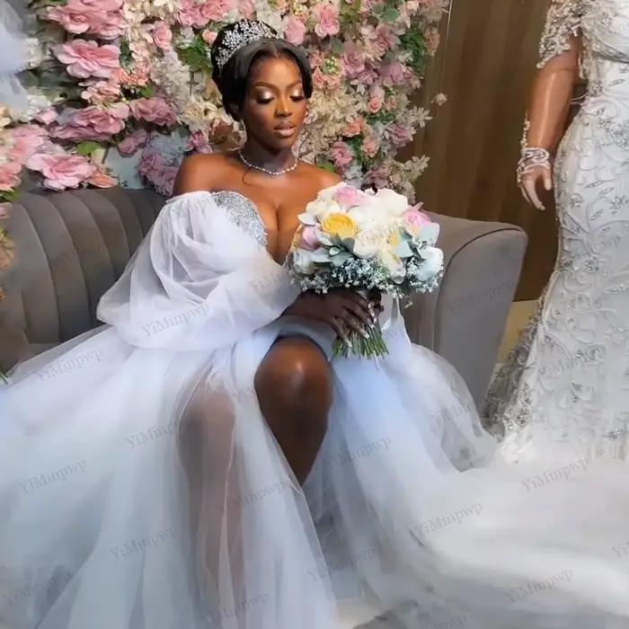 Robes de mariée blanches 2026 pour future mariée nigériane, épaules dénudées, fente latérale, en tulle et cristaux, robe de douche nuptiale personnalisée