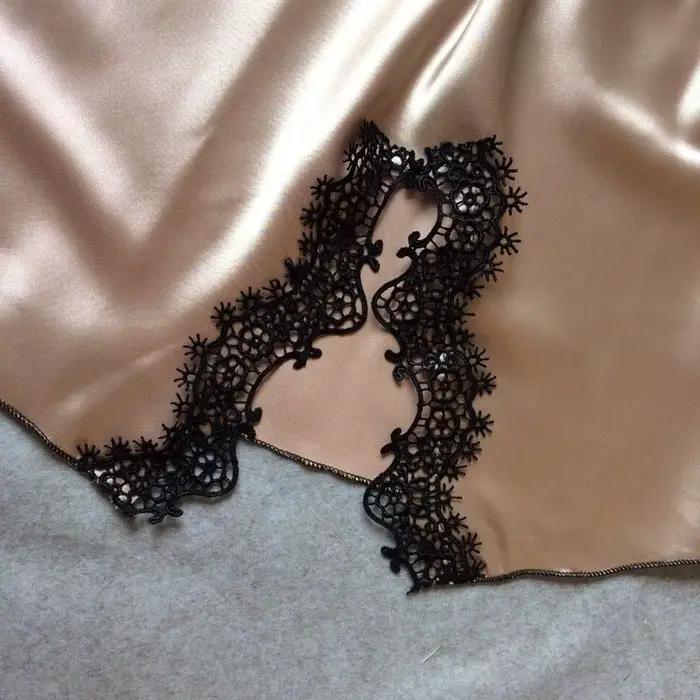 Robe de nuit en soie élégante et sexy avec détails en dentelle pour femmes, idéale pour les occasions spéciales et le confort nocturne