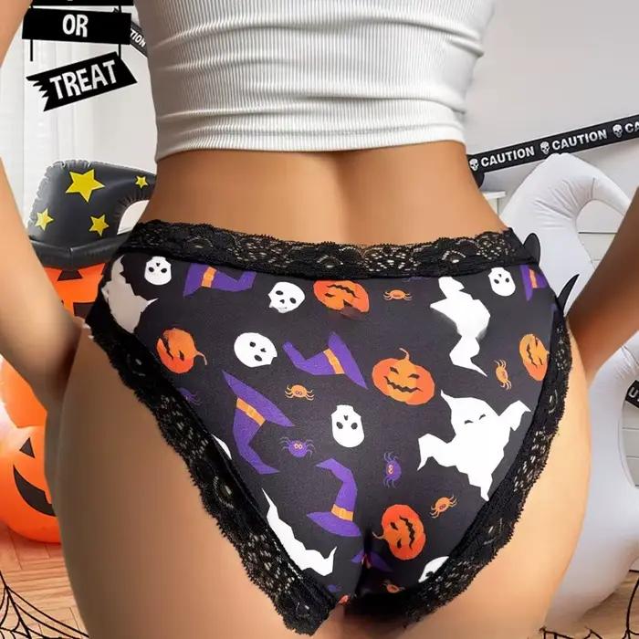 1 pièce de lingerie imprimée pour femmes, sous-vêtements sexy à bordure en dentelle, sous-vêtements enveloppants aux hanches, pantalon triangulaire confortable et respirant sur le thème d'Halloween