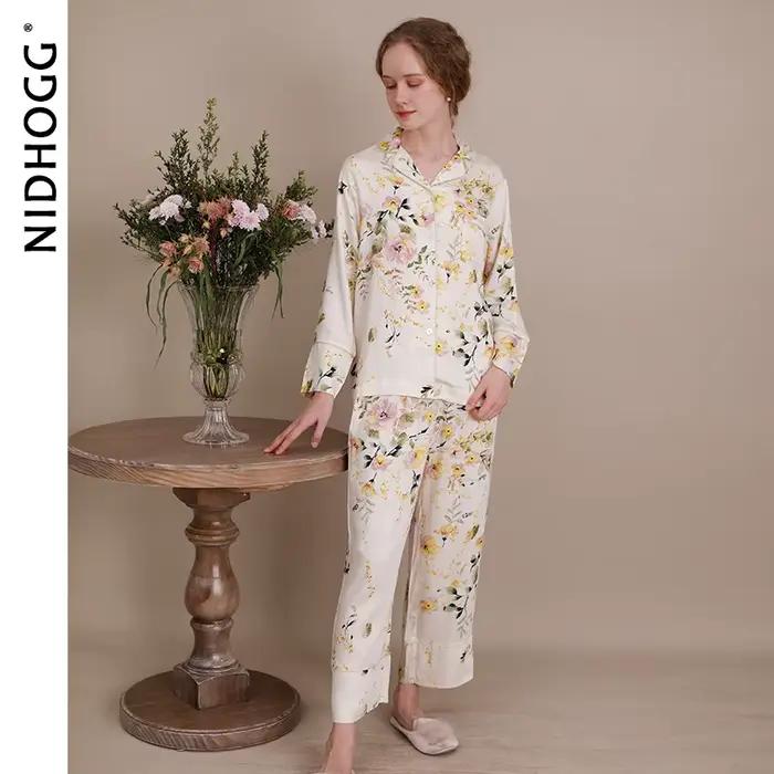 Ensemble pyjama à manches longues pour femmes élégant imprimé floral haut et pantalon boutonné à revers vêtements de détente doux et soyeux pour printemps automne