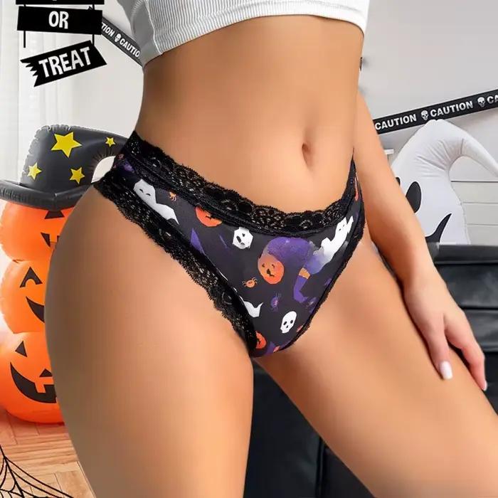 1 pièce de lingerie imprimée pour femmes, sous-vêtements sexy à bordure en dentelle, sous-vêtements enveloppants aux hanches, pantalon triangulaire confortable et respirant sur le thème d'Halloween