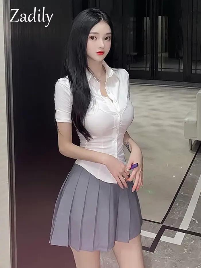 Blouse Zadily décontractée en polyester pour femmes, style streetwear, été 2025, ajustée, boutonnage simple, col rabattu, manches courtes, événements et soirées