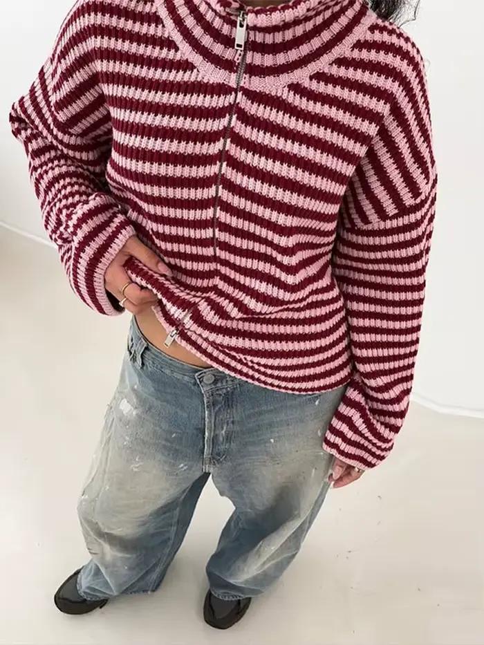 Dámsky ležérny pruhovaný pletený cardigan s dvojitým zipsom