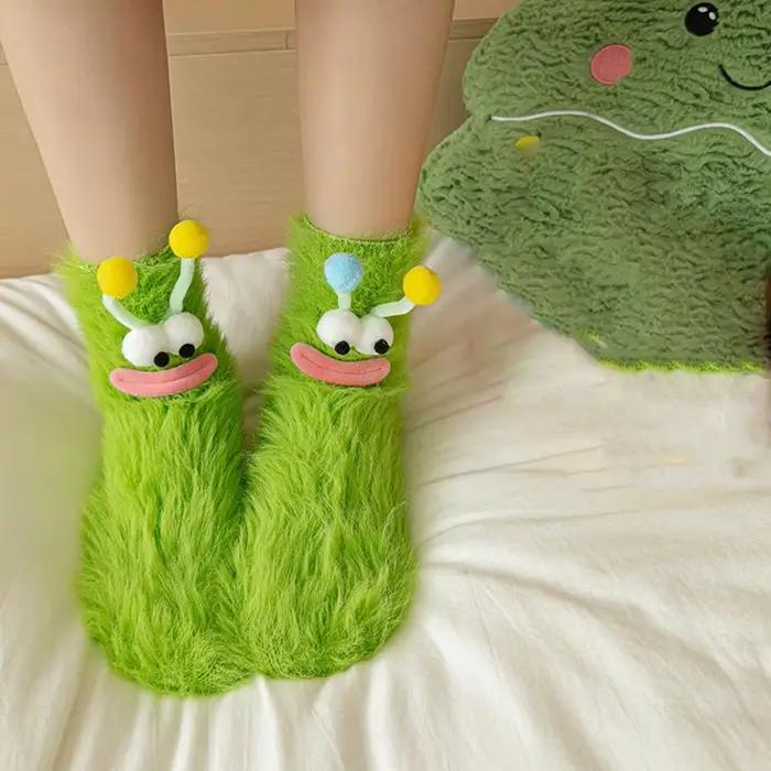 Femmes automne hiver chaussettes mignon mi-tube moelleux sol sommeil drôle velouté chaud épais heureux laid chaussettes filles cadeau dame en gros