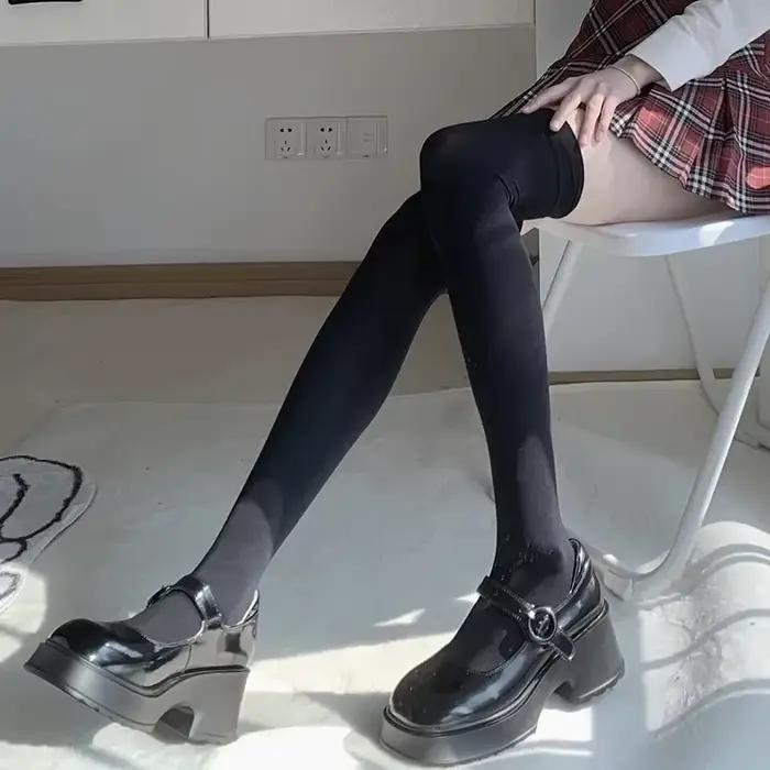 Chaussettes longues de couleur unie, noir et blanc, bas JK Style japonais pour écolières, bas hauts de cuisse, Lolita Kawaii, chaussettes hautes mignonnes