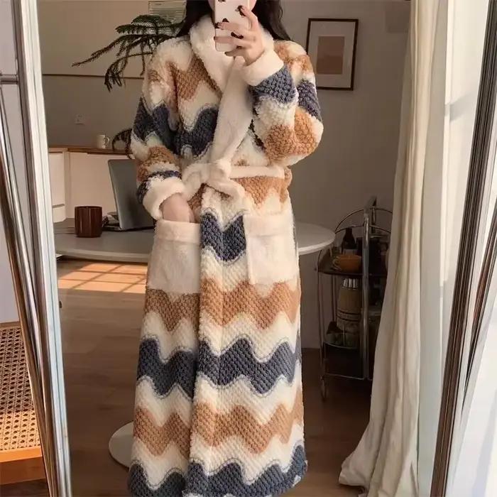 Roztomilé dámske pyžamo Zimné nočné oblečenie Teplé domáce šaty Dlhý župan Plus zamatový teplý korálový fleece nočná košeľa