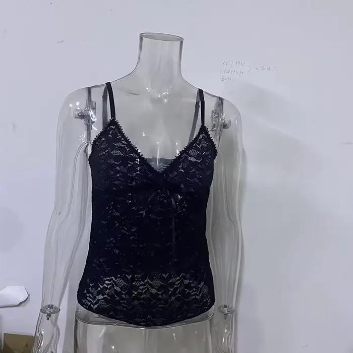 Cami court en dentelle transparente noire pour femmes, vêtements Y2K d'été, débardeurs sexy à col en V, t-shirts gothiques esthétiques des années 2000
