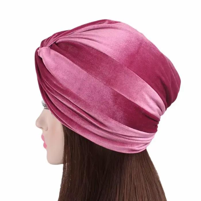 Pružný zamatový turban pre ženy