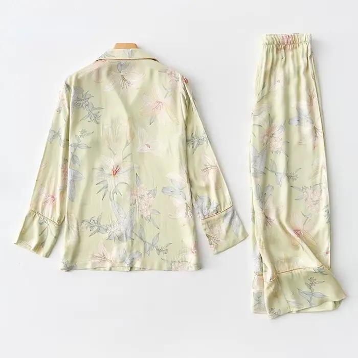 Ensemble pyjama de luxe à fleurs pour femmes, vêtements de détente en Viscose semblable à de la soie, vêtements de nuit élégants imprimés de lys, 2 pièces avec passepoil, costume à manches longues