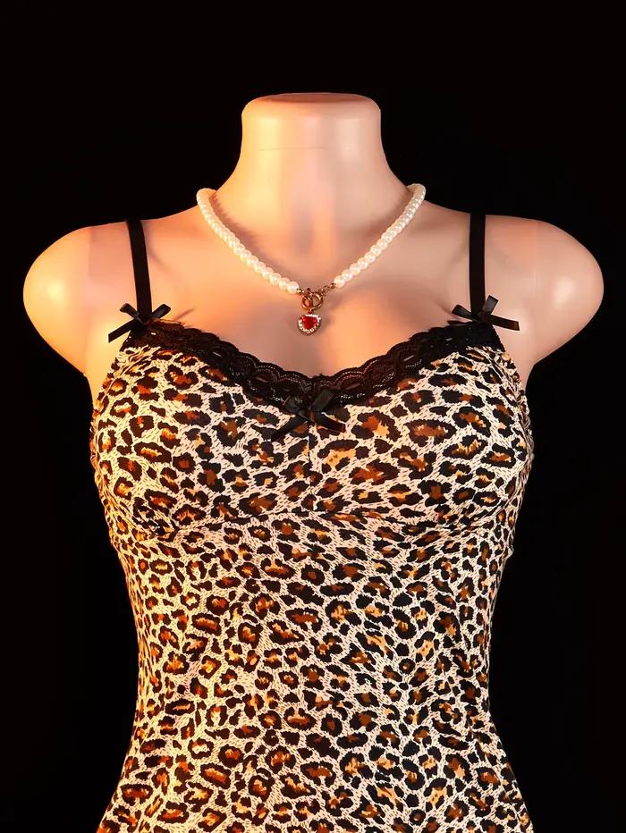 Robe de nuit en dentelle à imprimé léopard pour femmes, col en V profond, lingerie séduisante, tenue exotique pour une soirée romantique d'été