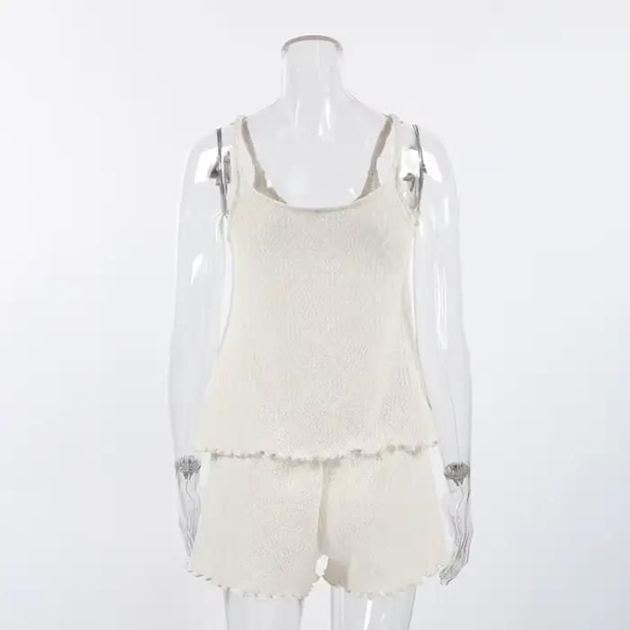 Ensemble pyjama tricoté et crocheté 2026 pour femme – Haut à fines bretelles ajouré et short – Tenue d'été légère pour la maison et le repos