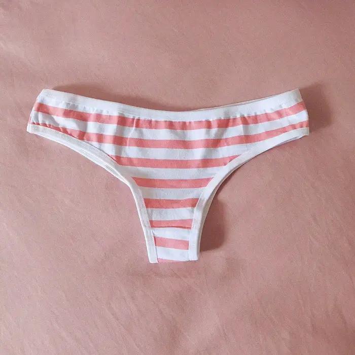 Culotte en coton dentelé rayé pour femmes élégante t-back occassions spéciales