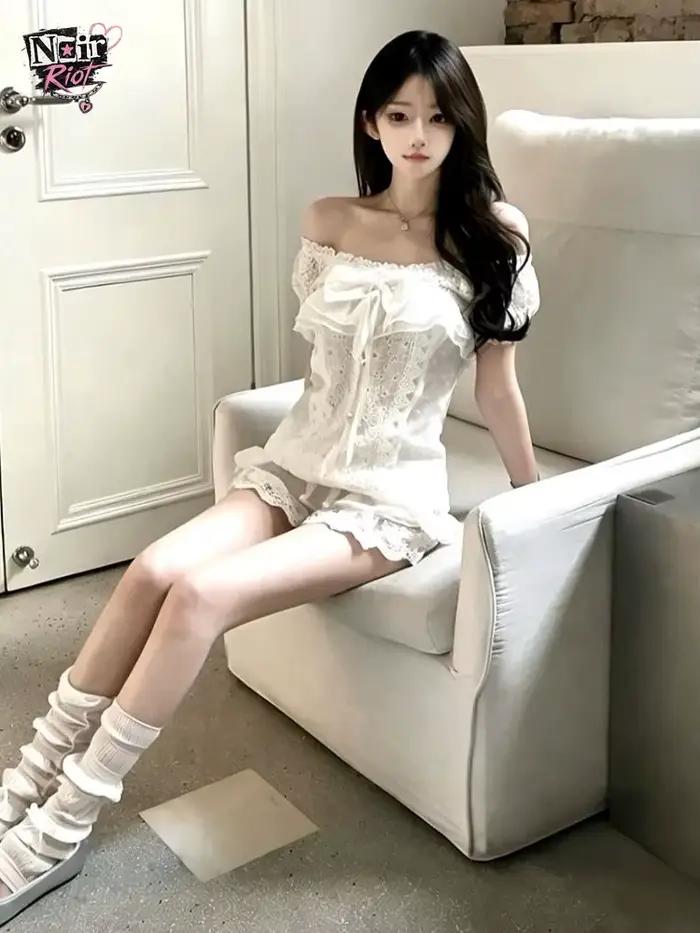 Dvojdielny set Sweet Lolita pre ženy: vypasovaná blúzka s nafúknutými rukávmi a čipkovanými volánmi + roztomilá a ležérna japonská mini-sukňa Kawaii