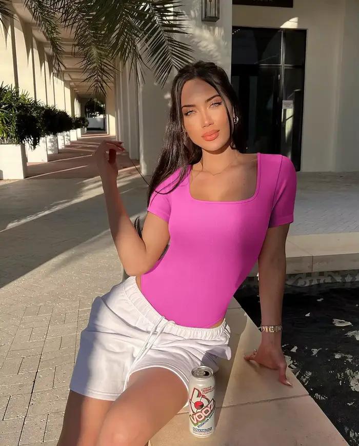 Sexy rebrované body pre ženy s výstrihom do štvorca a krátkymi rukávmi
